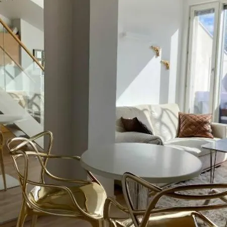 Elegant Penthouse Loft - City Center + Rooftop Terrace Apartment *